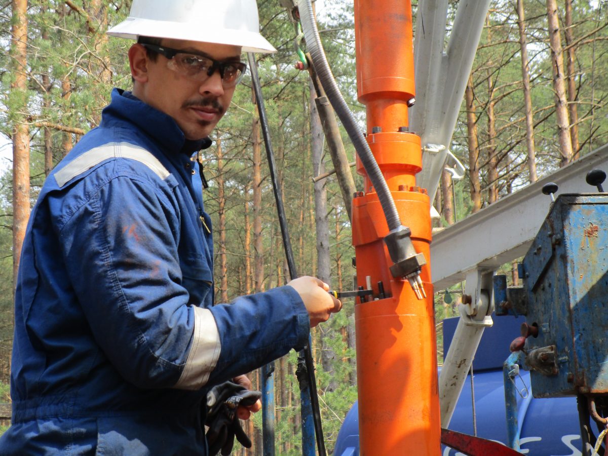 Orange pumps increase production Oil Dynamics GmbH